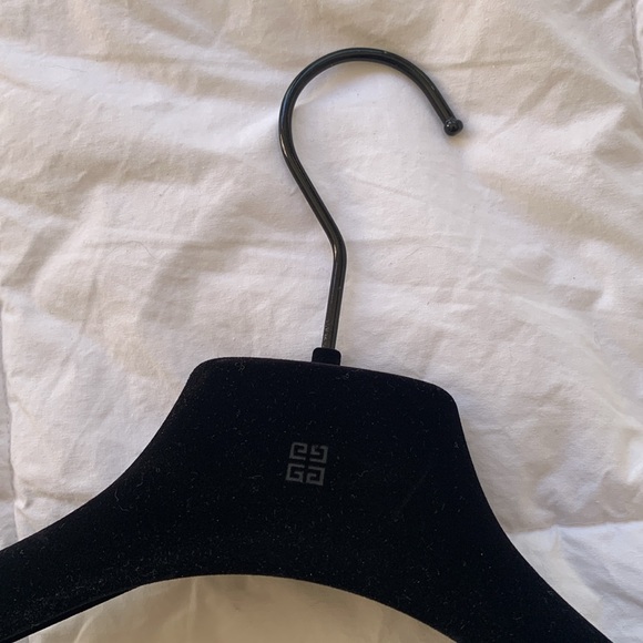 Givenchy hanger - Picture 3 of 4